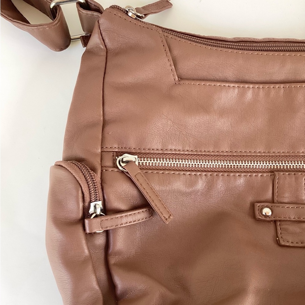 Bueno Bag Purse Brown Shoulder Adjustable Strap Zippers Pockets Leather - Picture 3 of 16